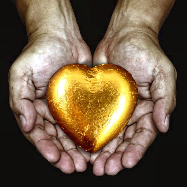 IMG_6521_golden heart 100dpi_6x6_4c